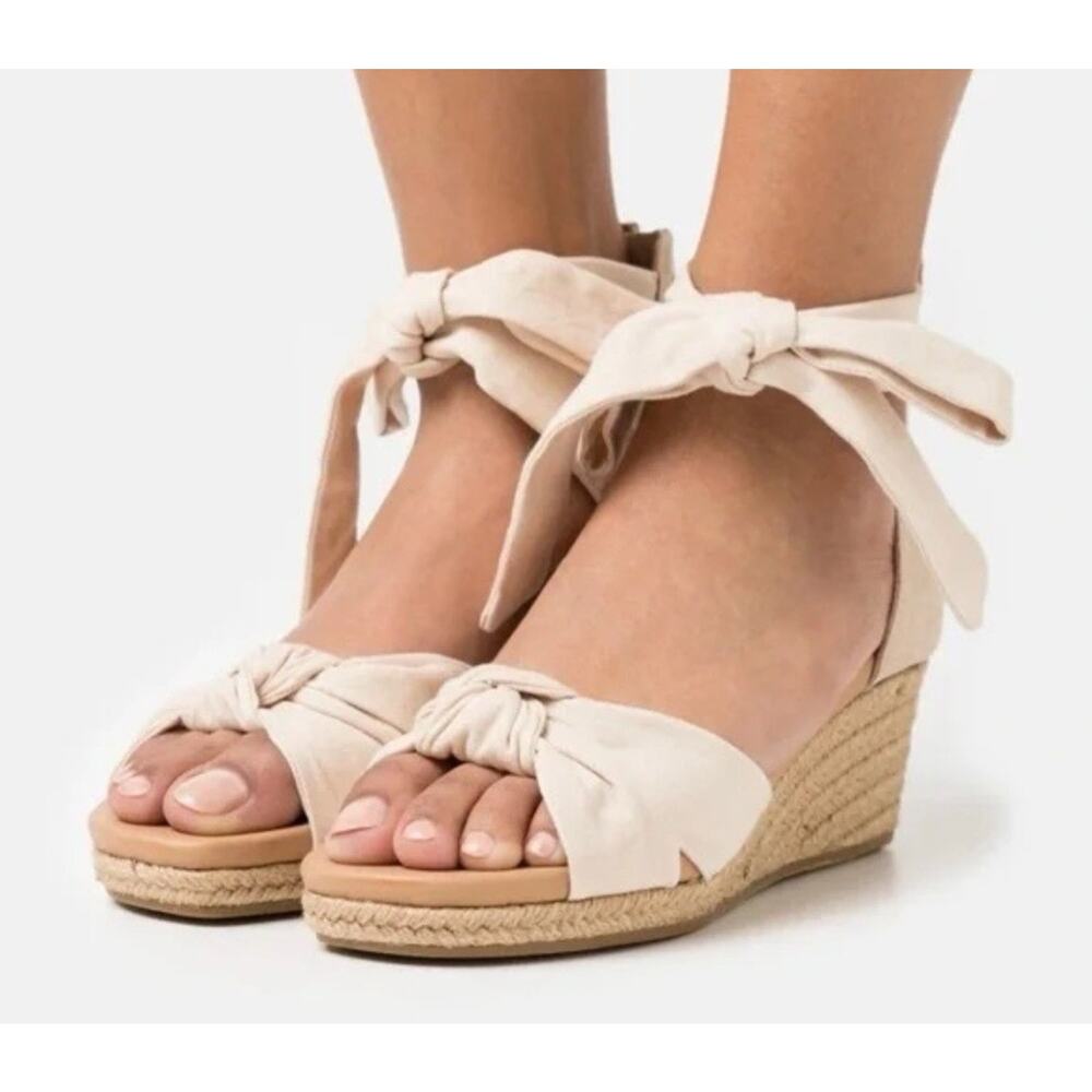 Ugg Women's Yarrow Wedge Heel Strappy Bow Sandal Natural Beige Canvas Size 11